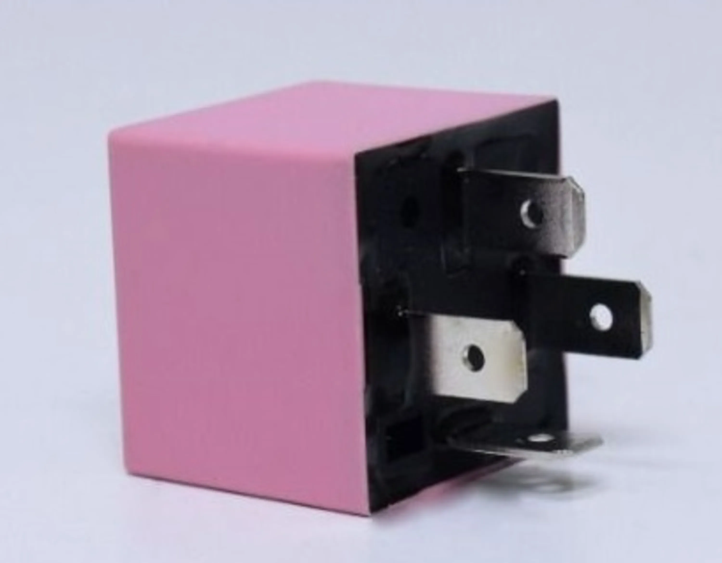 رله 4 فیش صورتی رله 4 فیش صورتی