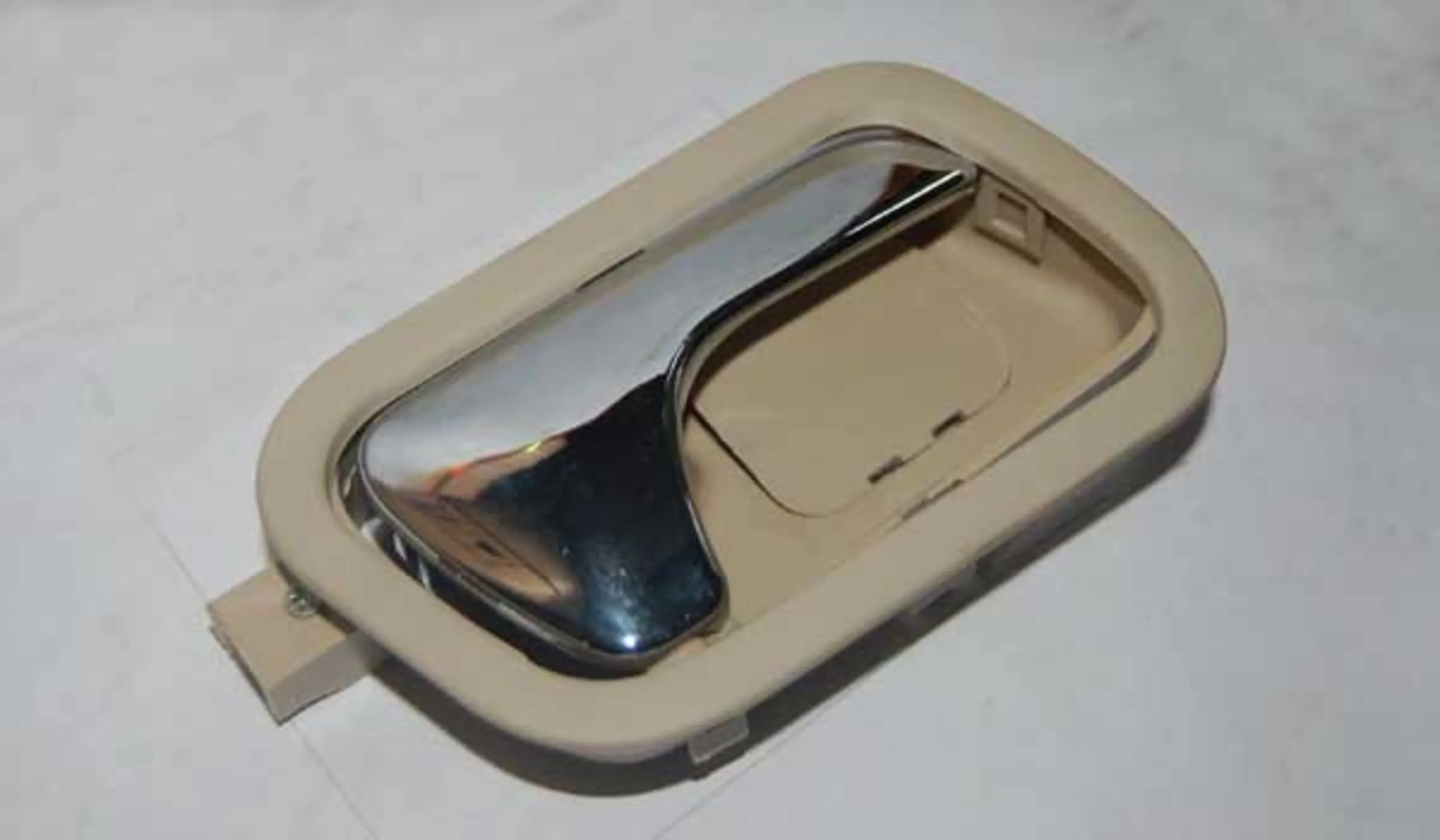 دستگیره داخلی درب جلو راست Mvm315 دستگیره داخلی درب جلو راست Mvm315