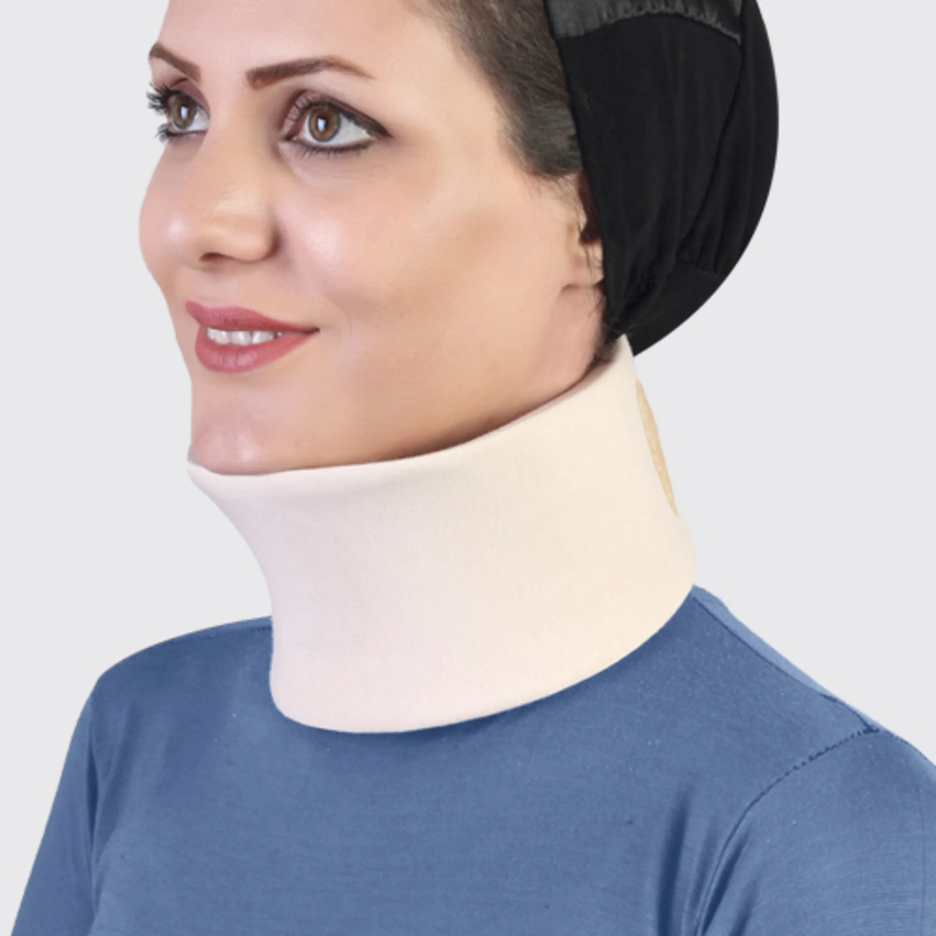 گردنبند طبی چانه دار طب و صنعتSemi Rigid Cervical Collar with Chin Support گردنبند طبی چانه دار طب و صنعتSemi Rigid Cervical Collar with Chin Support