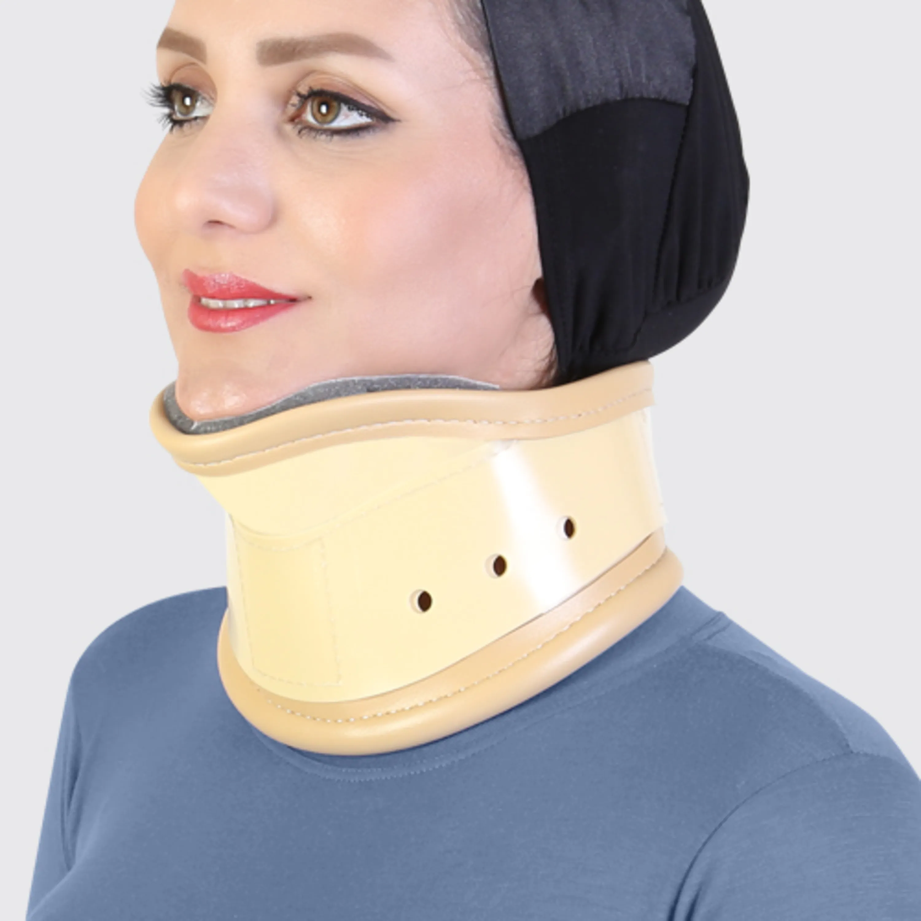 گردنبند طبی سخت چانه دار طب و صنعتRigid Cervical Collar with Chin Support گردنبند طبی سخت چانه دار طب و صنعتRigid Cervical Collar with Chin Support