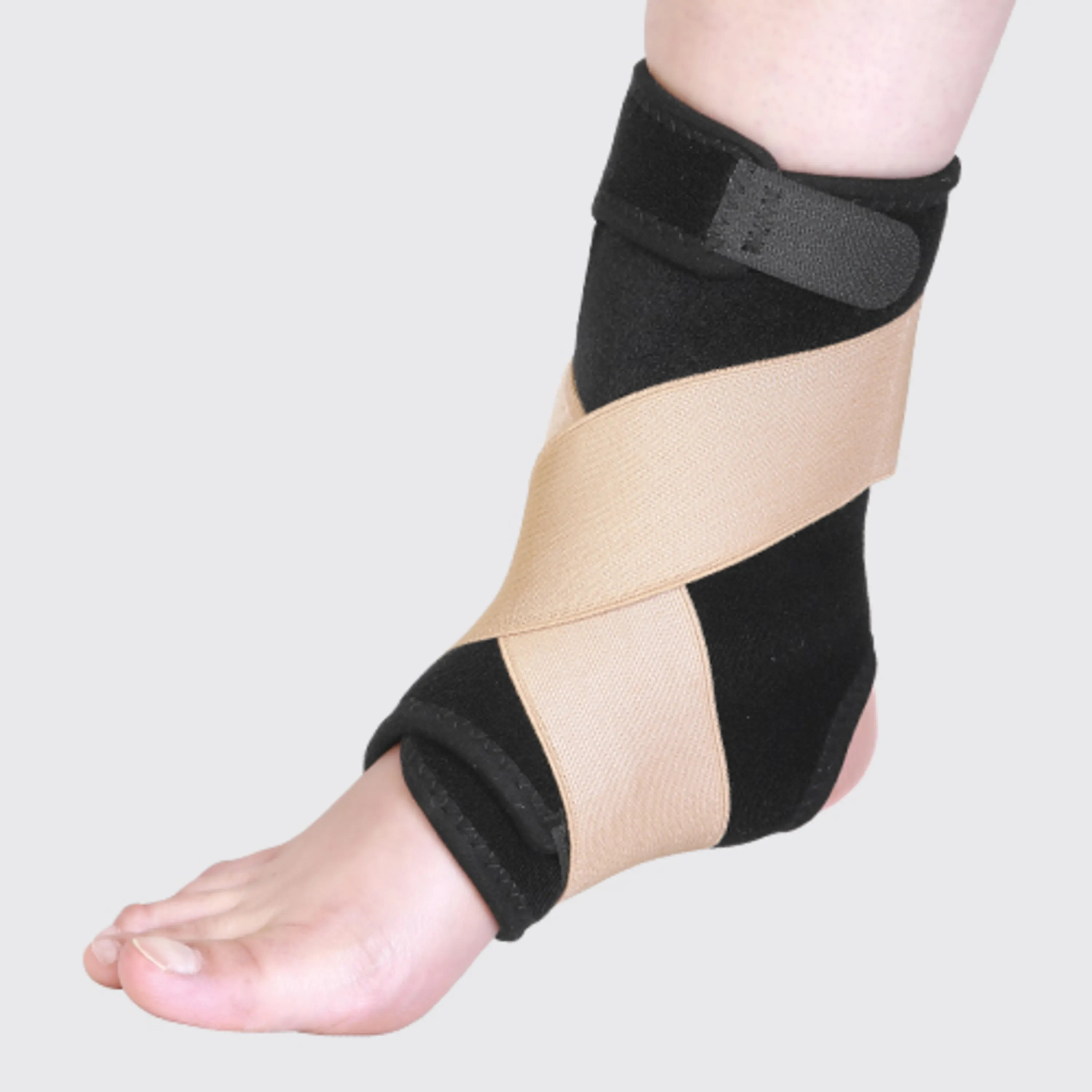 قوزک بند تک سایز (نئوپرن)  طب و صنعتFree Size Neoprene Ankle support قوزک بند تک سایز (نئوپرن)  طب و صنعتFree Size Neoprene Ankle support