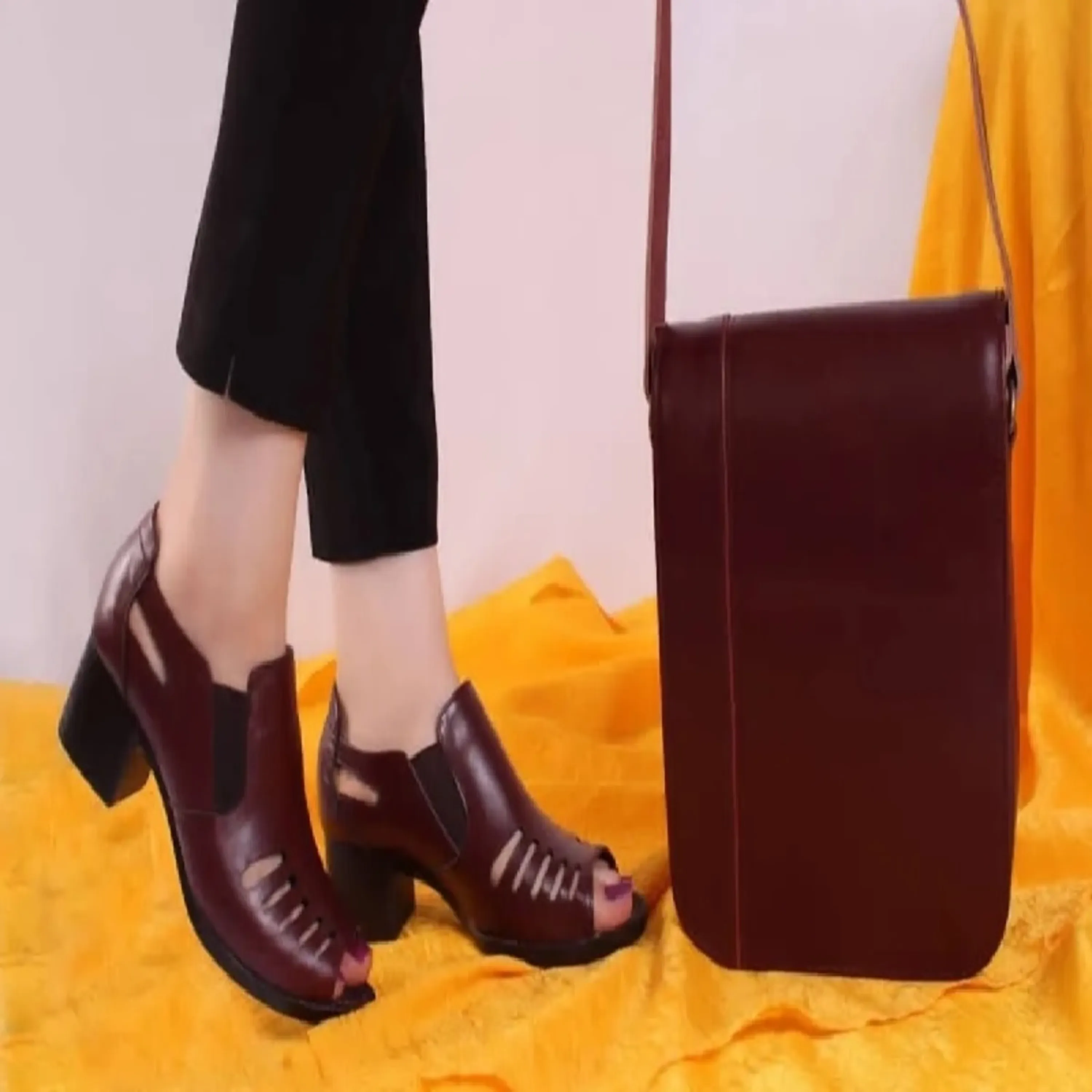 کفش چرم زنانه مدل هلنا کفش چرم زنانه مدل هلنا