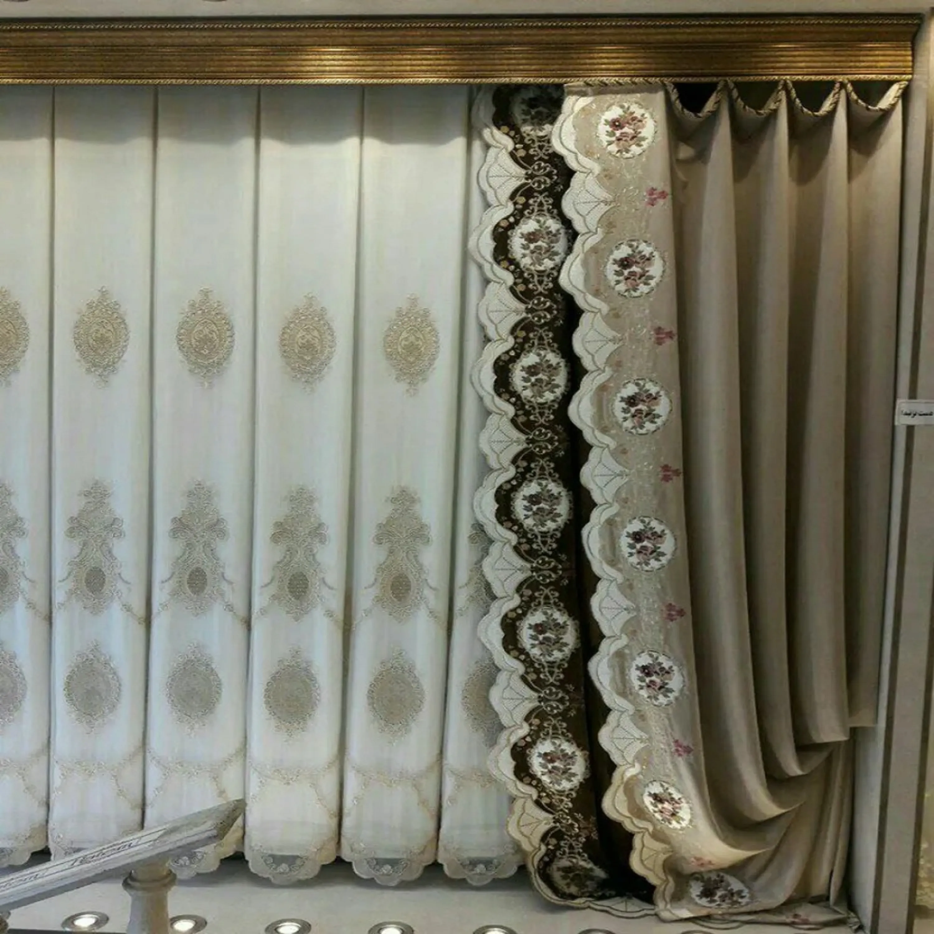 پرده سلطنتی برند ملکه مدل2211 پرده سلطنتی برند ملکه مدل2211