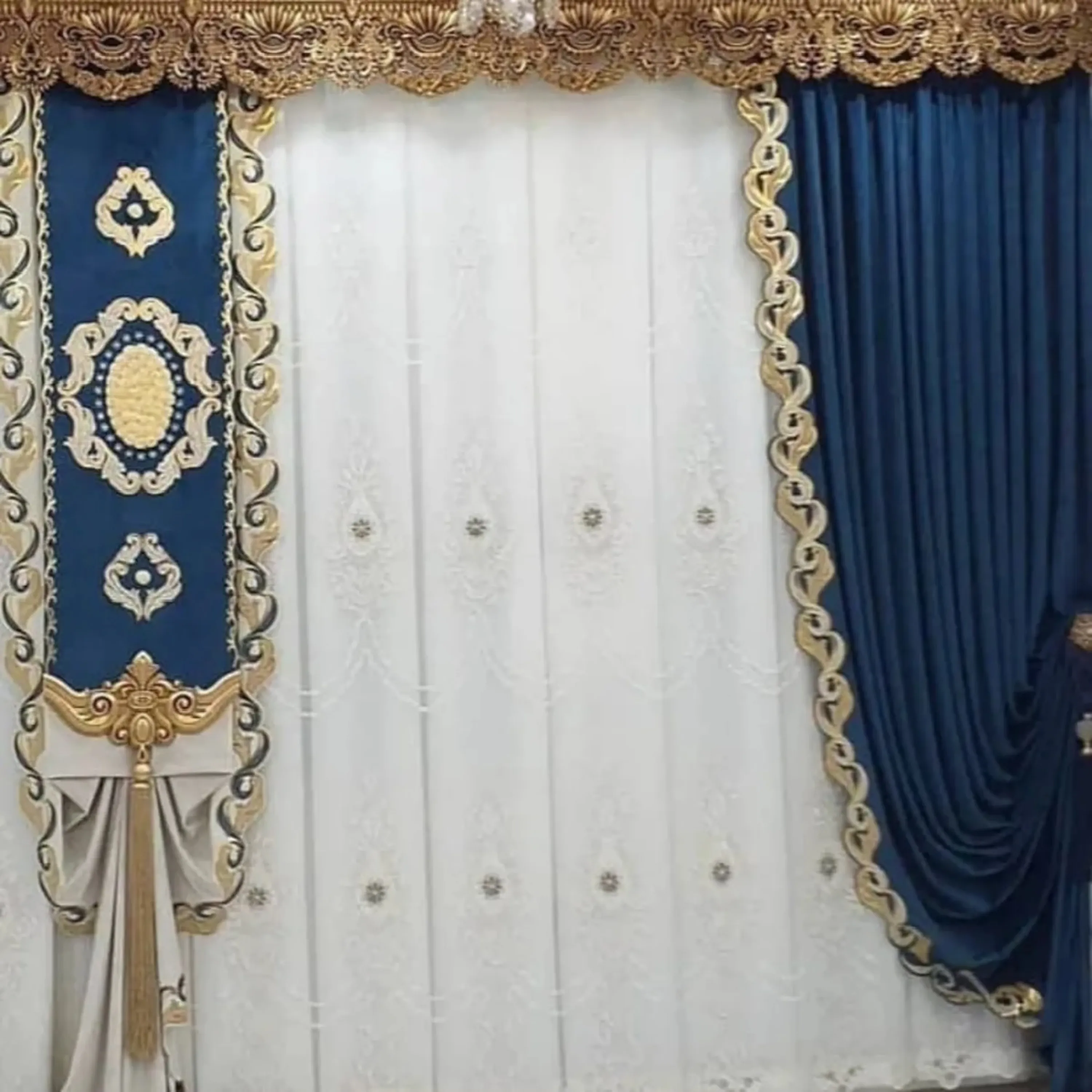 پرده سلطنتی برند ملکه مدل 2213