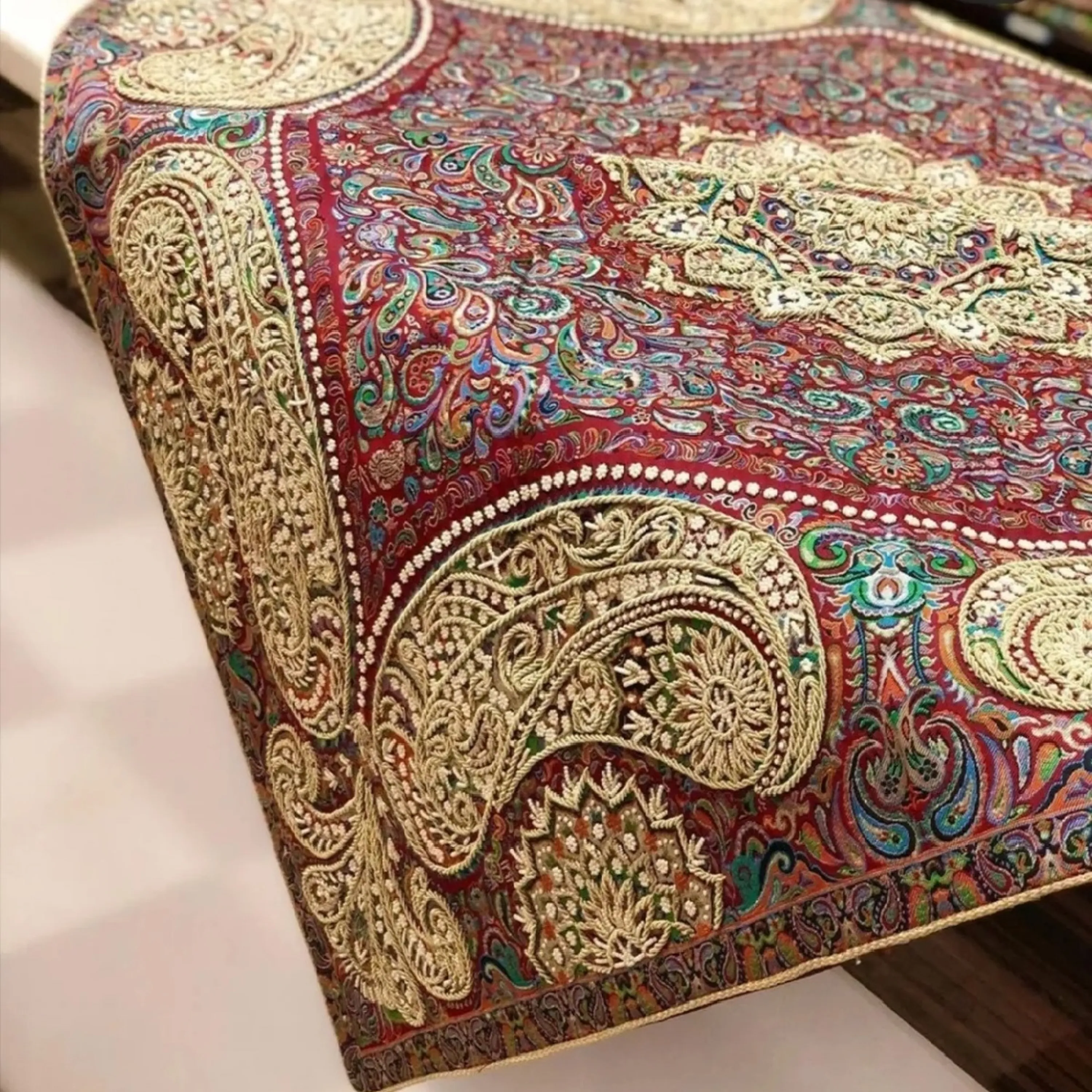 رومیزی سرمه دوزی طرح پدیده رومیزی سرمه دوزی طرح پدیده