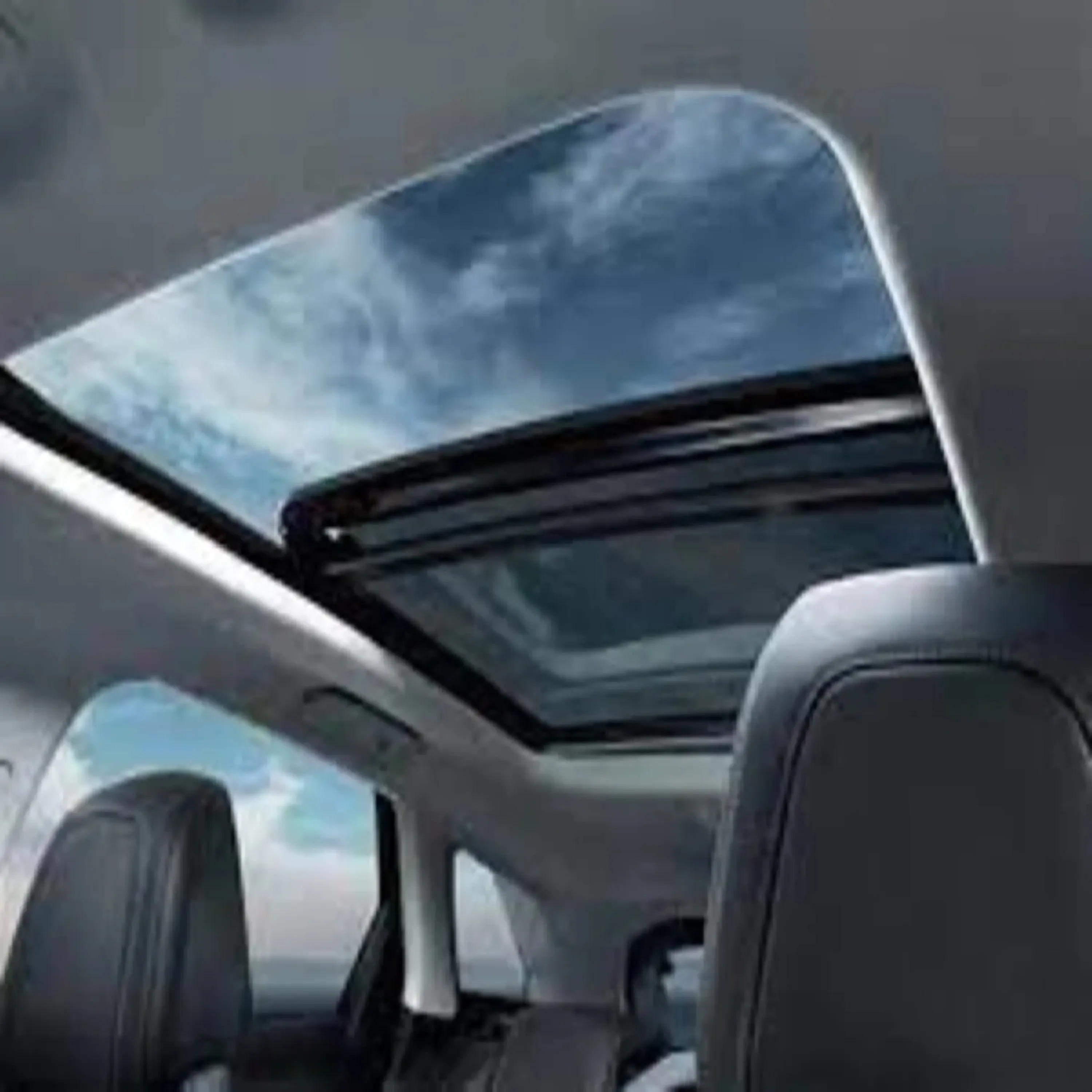 شیشه سانروف ام وی ام x33 شیشه سانروف ام وی ام x33